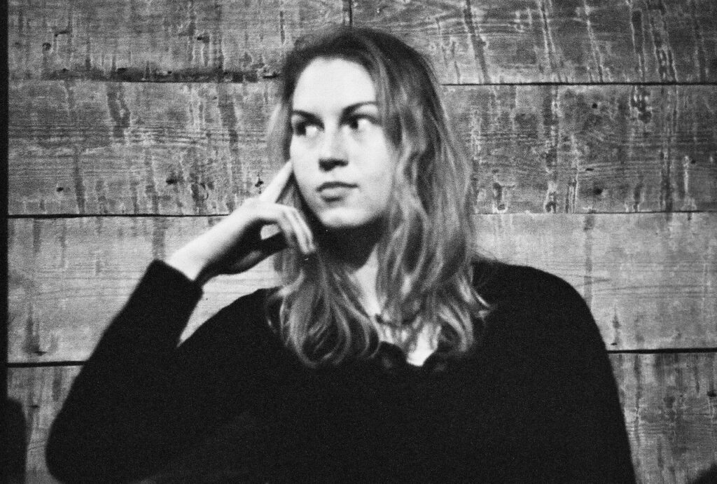 The SOFAR Channel, 0,000001 MHz ja teisi tekste