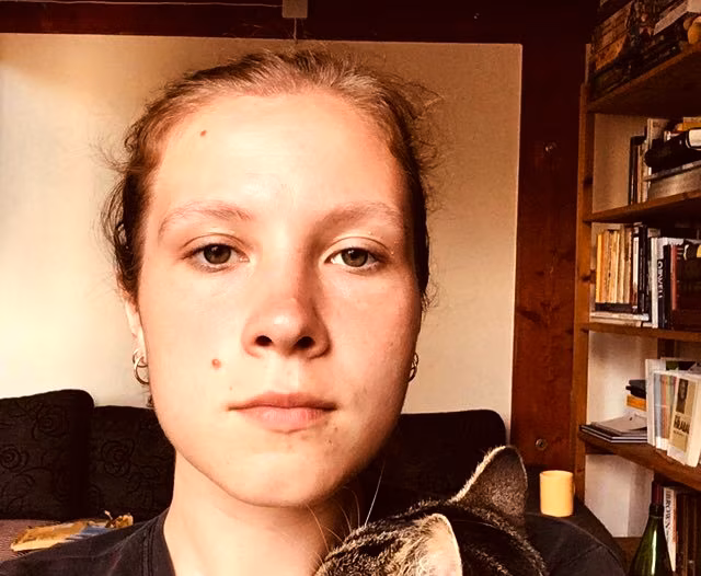 Teiskeelsete luuletajate retseptsioon Jaan Kaplinski ja Igor Kotjuhi näitel